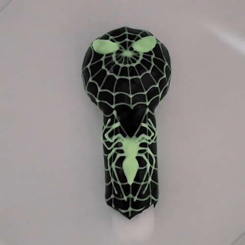 Spider-Man Black Glass Glow-in-the-Dark Pipe - Flies High